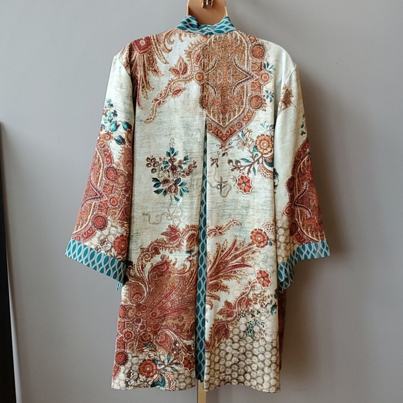 Chico's Reversible Mixed Floral-Geometric Kimono - Picture 4 of 9